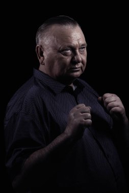 Yaşlı adam boks