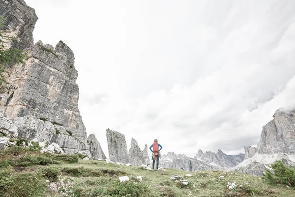 Climber before ascent in 5 Torri — Stock Photo, Image