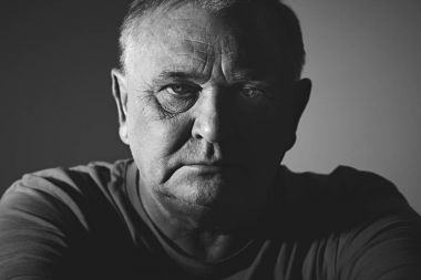 Üzgün adam headshot