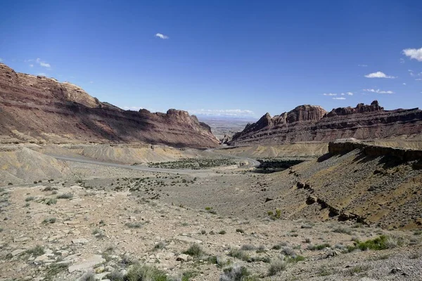 Draaiende weg door New Mexico Mountains — Stockfoto