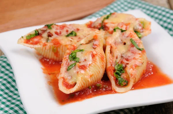 Pasta conchiglioni shells stuffed meat mince — Stock Photo, Image