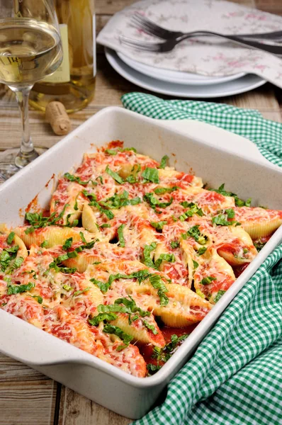 Pasta conchiglioni shells stuffed meat mince — Stock Photo, Image