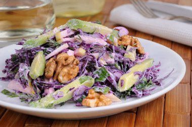 kırmızı lahana salatası