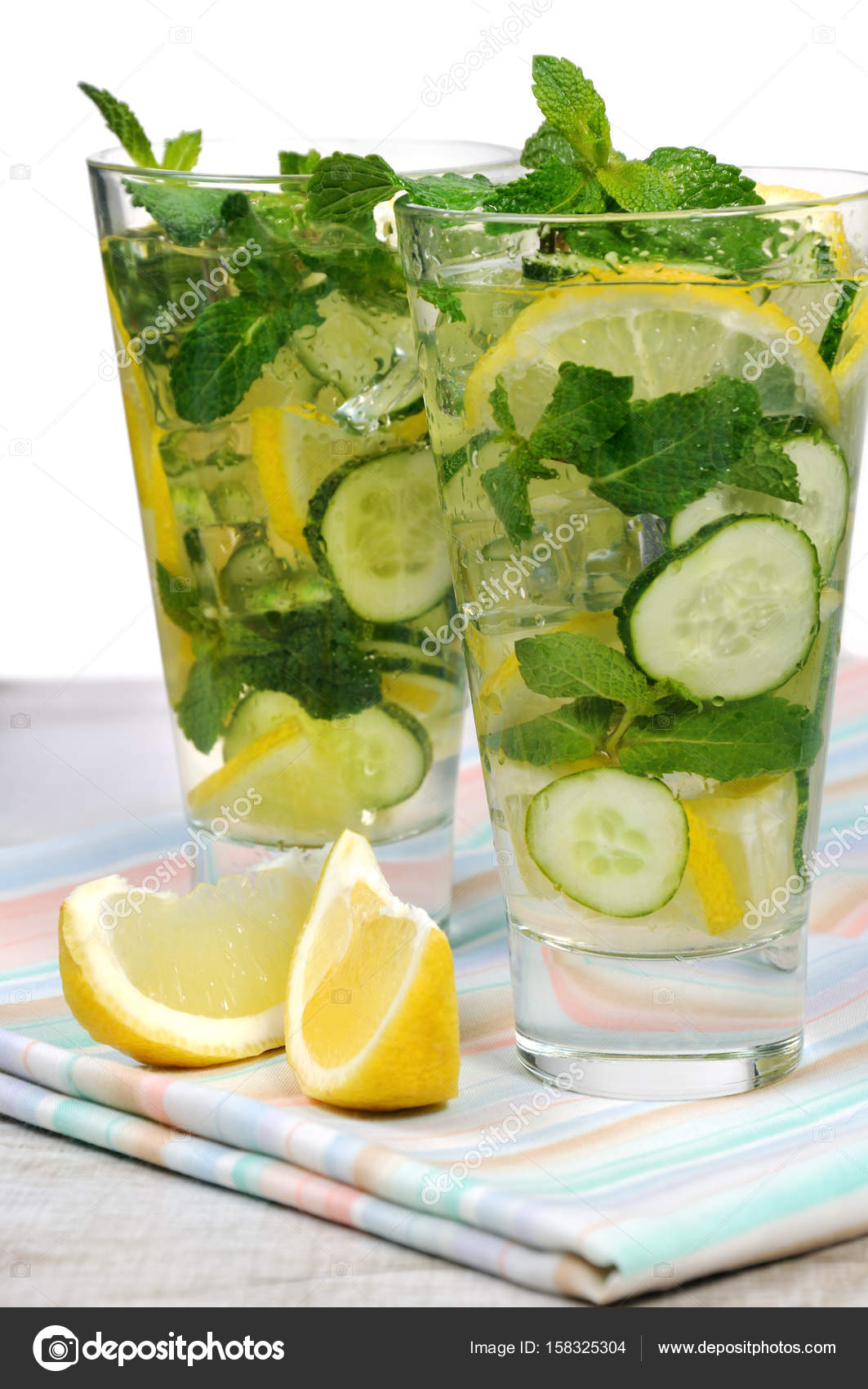 Mojito Alkolsüz Ev Yapımı Videosu Mojito Alkolsüz Ev Yapımı Videosu