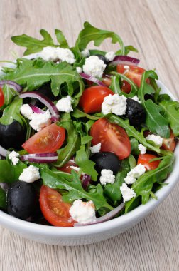 Roka ile Yunan salatası