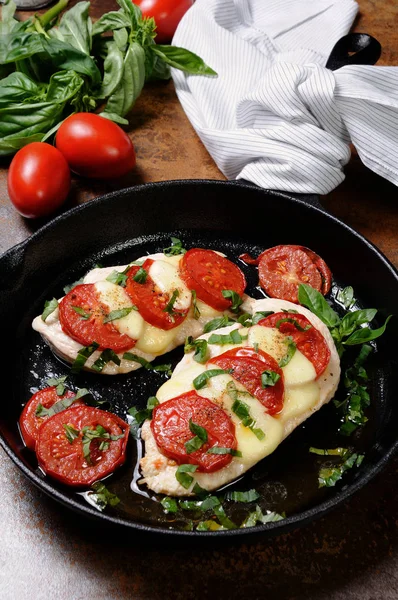 Huhn a la caprese — Stockfoto