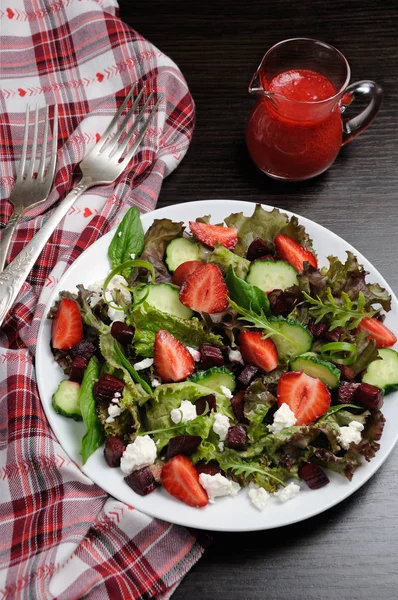 Ensalada de Vinagreta de Fresa —  Fotos de Stock