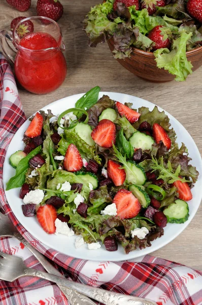 Ensalada de Vinagreta de Fresa —  Fotos de Stock