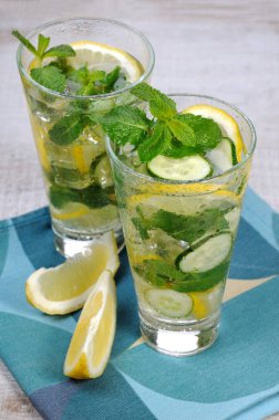 Salatalık alkolsüz mojito