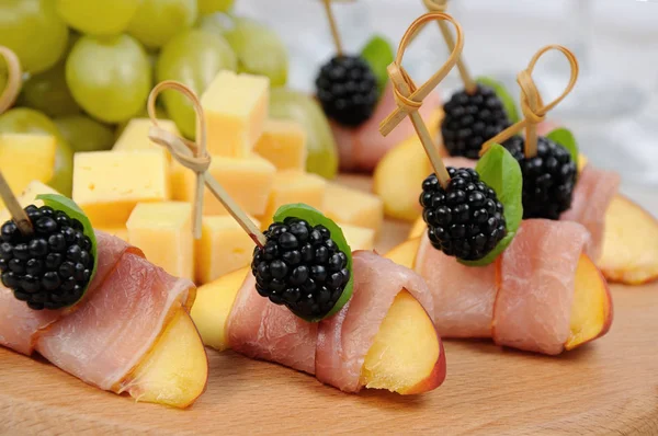 Canape jamon과 복숭아의 — 스톡 사진