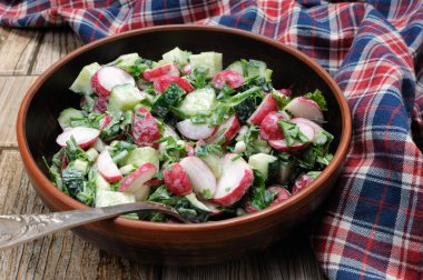 Turp ve salatalık salatası