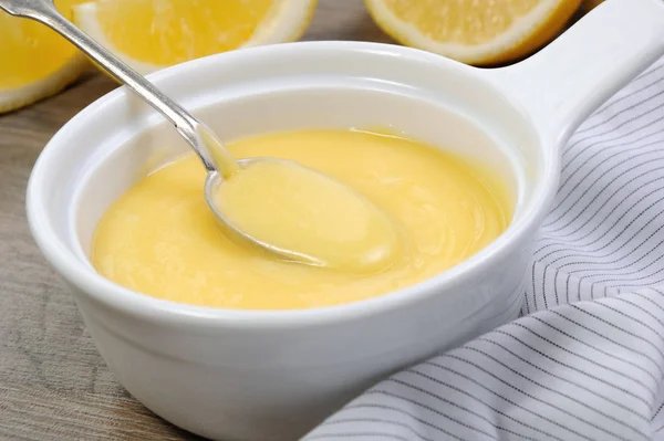 Лимон курд - заварной крем на фруктовом соке — стоковое фото