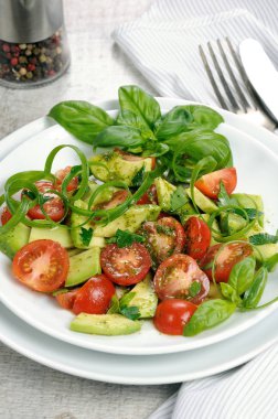 Guacamole salata pesto ile