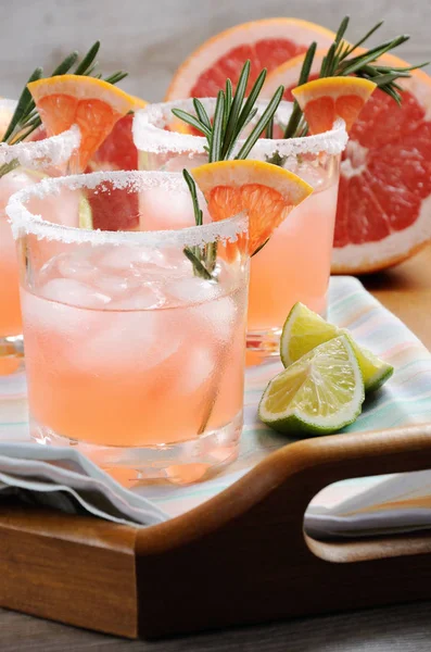 Cocktail glittrande rosa Paloma — Stockfoto