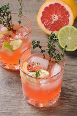 Bu greyfurt ve kekik Bourbon