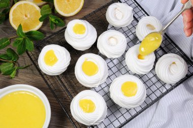 Tatlı limon beze 