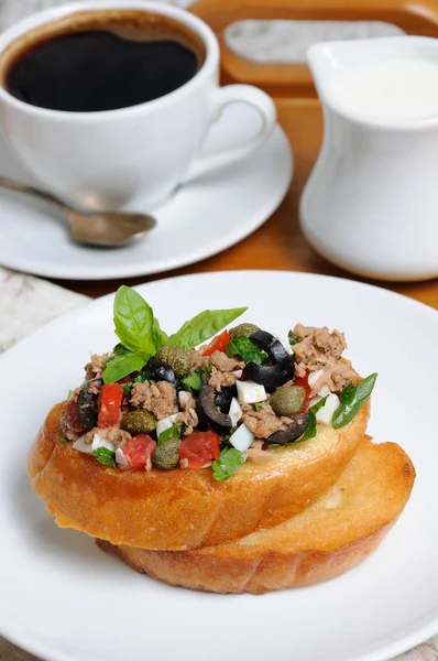 Desayuno con croutons y café —  Fotos de Stock