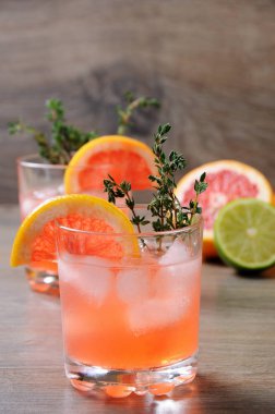 Bu greyfurt ve kekik Bourbon