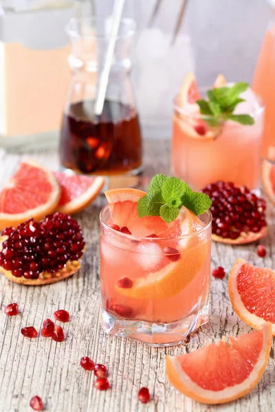 Tequila Cocktail Mit Granatapfel Und Grapefruitsaft Mit Dem Aroma Eines — Stockfoto