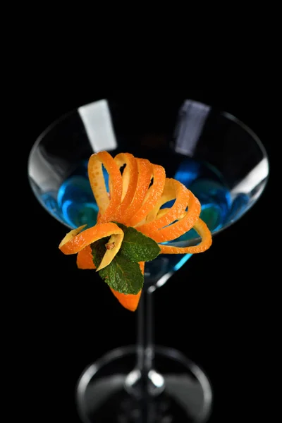 Decoração Para Cocktail Laranja Hortelã Apresentação Elegante Original Martini Blue — Fotografia de Stock