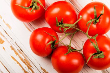 Eski kurulları tablosundan domates