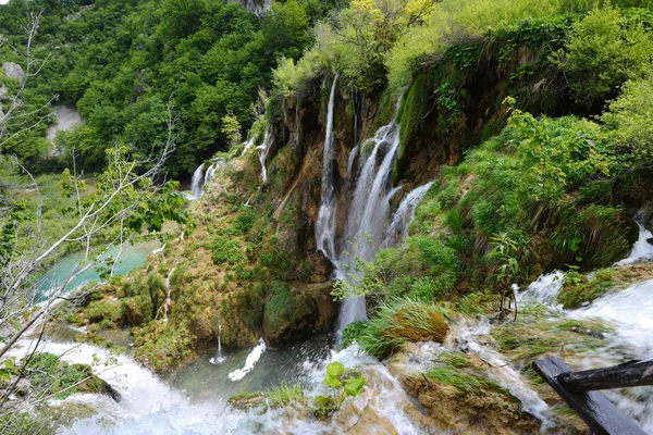 Gyors gyönyörű vízesések — Stock Fotó