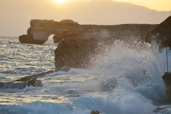 Waves splashing at stones — Stock Photo, Image