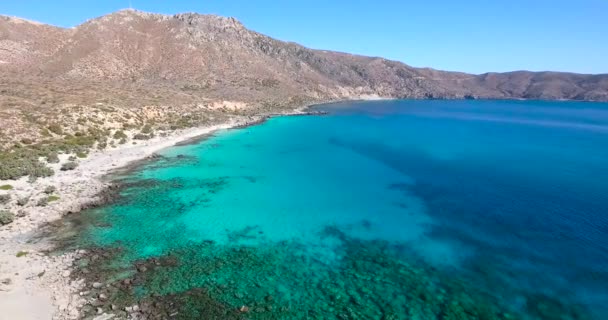 Bela vista da praia azul Elafonissi em Creta — Vídeo de Stock