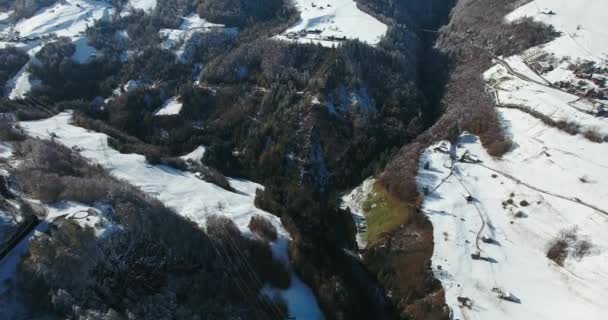 Bergen van Zwitserland op winter tijd luchtfoto — Stockvideo