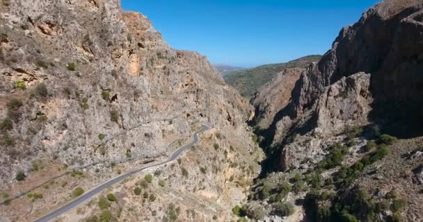 Deepg soutěska v horách na Krétě — Stock video