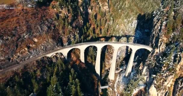 Bellissimo Viadotto in Svizzera, vista aerea — Video Stock