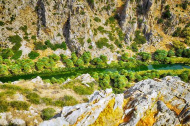 dağların akan nehir