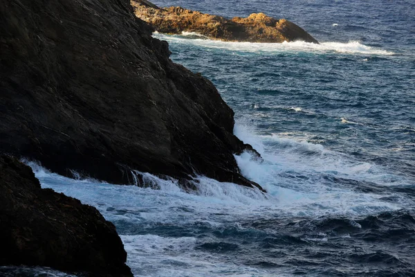 Foam waves on shore sea — Stock Photo, Image