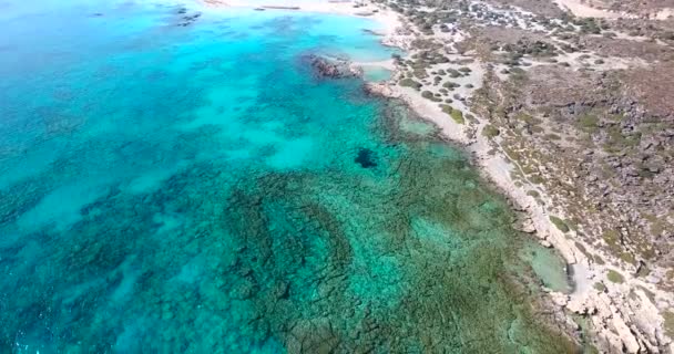 Prachtig uitzicht op de blauwe strand van Elafonissi op Kreta — Stockvideo