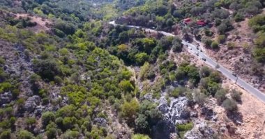 Girit Yunanistan dağlarında yol