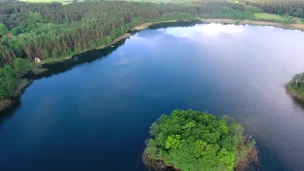 Aerial view of beautiful lake — Stock Video