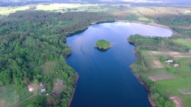 Aerial view of beautiful lake — Stock Video