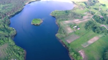 Güzel göl manzarası