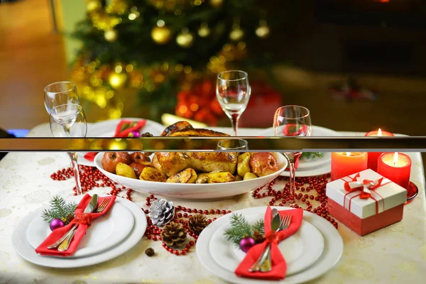 Jantar de Natal com frango — Fotografia de Stock