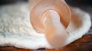 ev yapımı pizza prepearing hamur