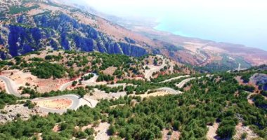 uçan yılan gibi yol yukarıda