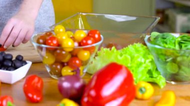 taze ceasar salata hazırlık