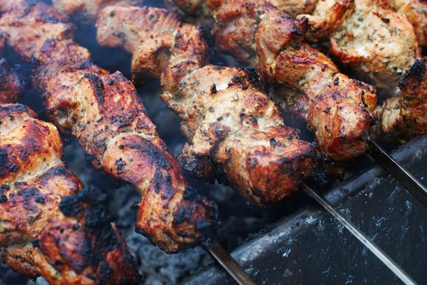 Preparation of meat slices — Stock Photo, Image