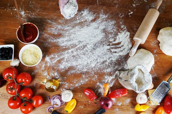 Delicious pizza dough — Stock Photo, Image