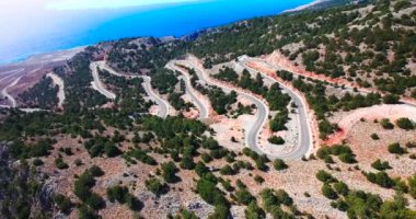 uçan yılan gibi yol yukarıda