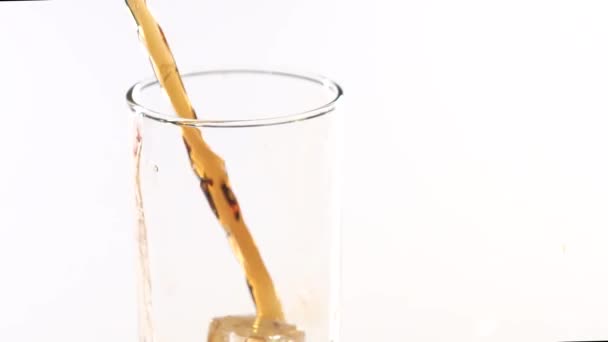 savoureux cola et glace en verre 