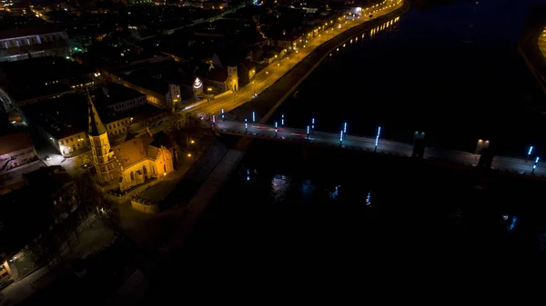 Centro storico della città di notte — Foto Stock