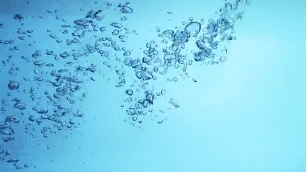 Bubbels in water slow motion — Stockvideo