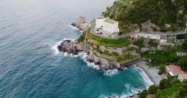 Bela vista aérea da costa de Amalfi em itália — Vídeo de Stock