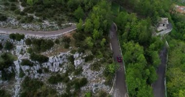 kırmızı spor Cabrio araba Amalfi coast için yapılan taşıma